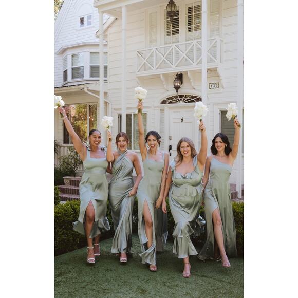 Show Me Your Mumu Shannon One Shoulder Dress
Prom Evening Maxi Slit Dress $198 - Picture 4 of 12